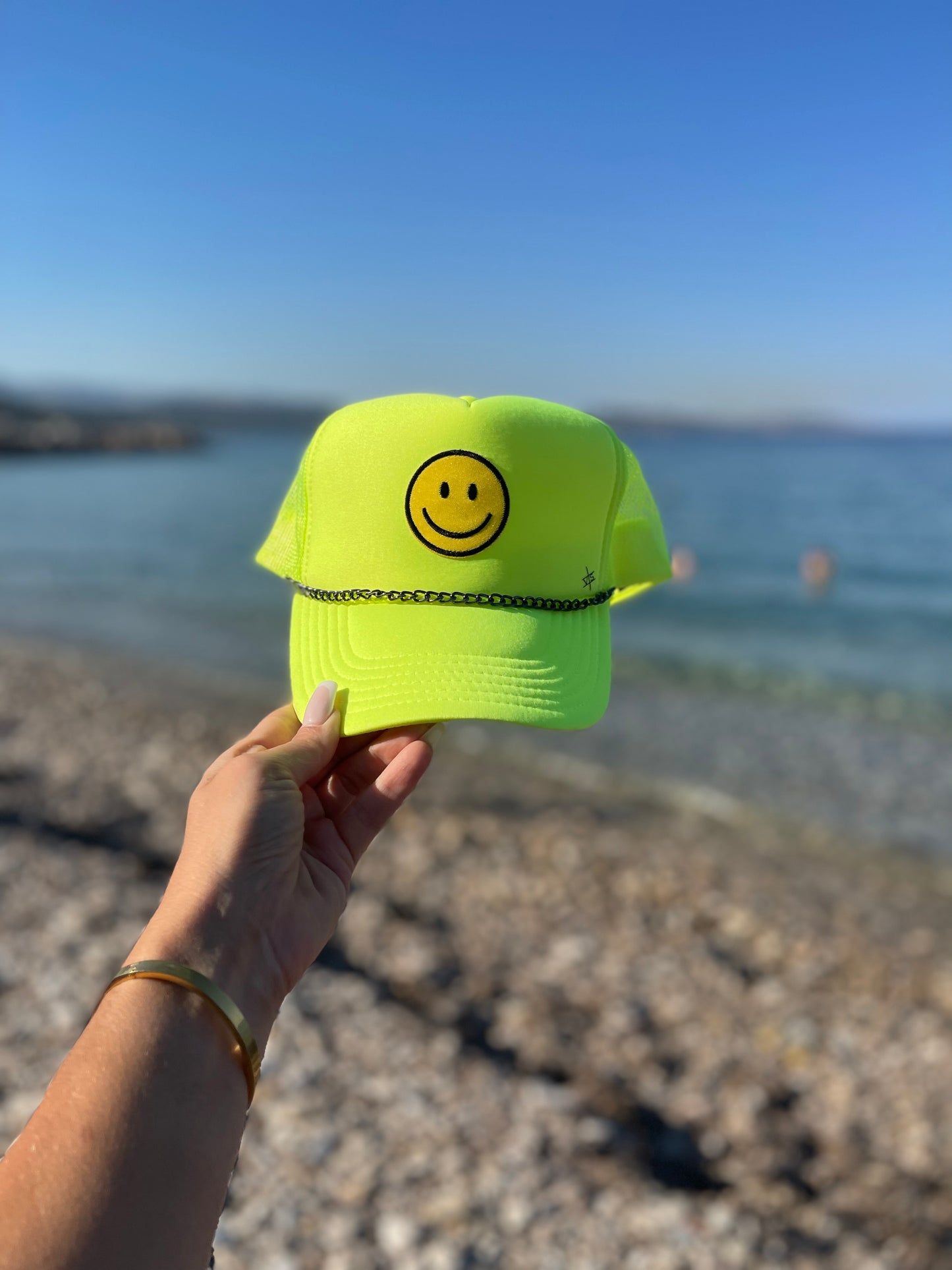 Mini Smiley Trucker